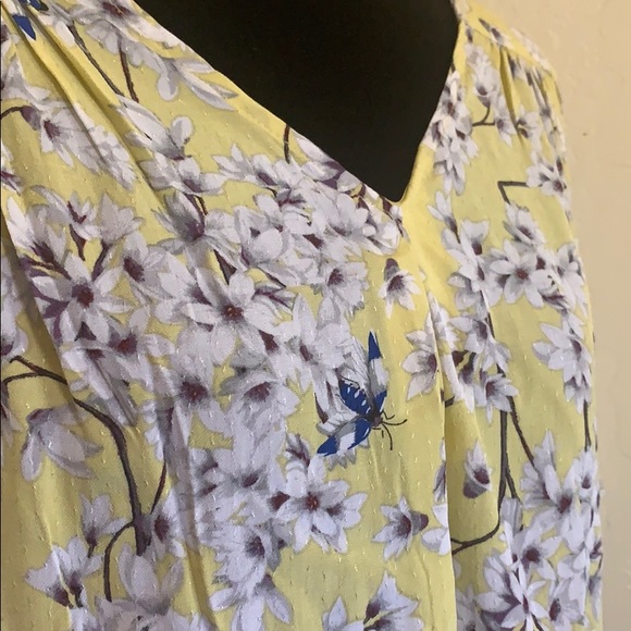 NWOT Floral Blouse - Picture 3 of 6